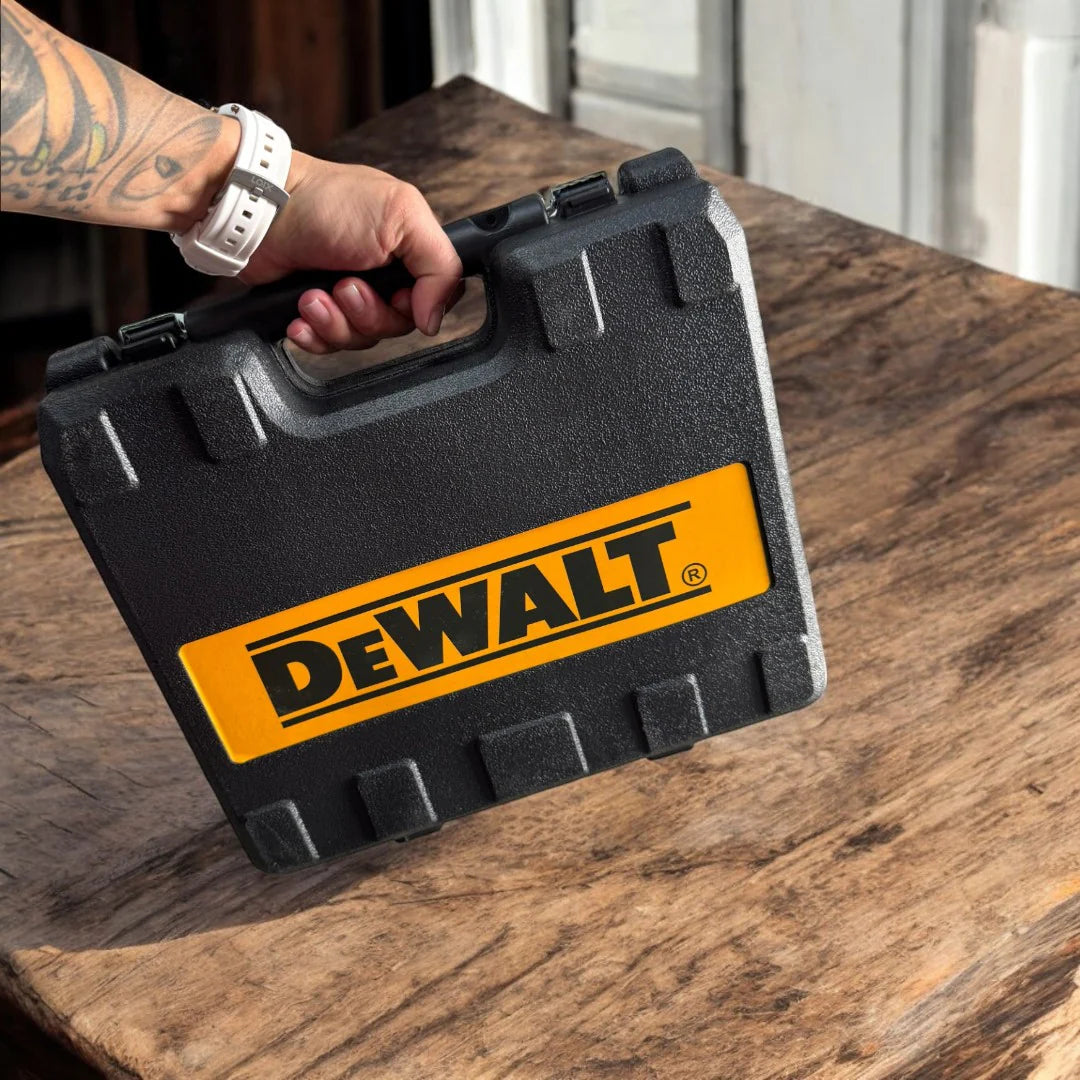 Potencia Imparable: Taladro Inalámbrico DeWalt 68 V + 34 Accesorios — ¡Todo tu arsenal en una sola caja!
